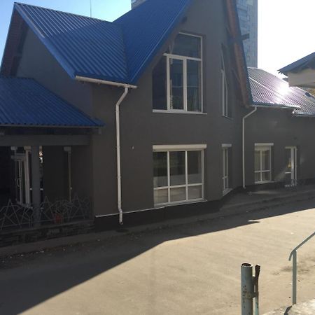 Hostel -Hotel Granat Rivne City Exterior foto
